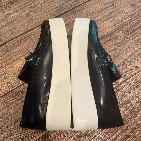 Celine Gold Chain Black Patent Leather Loafers 39. - Picture 5 of 11